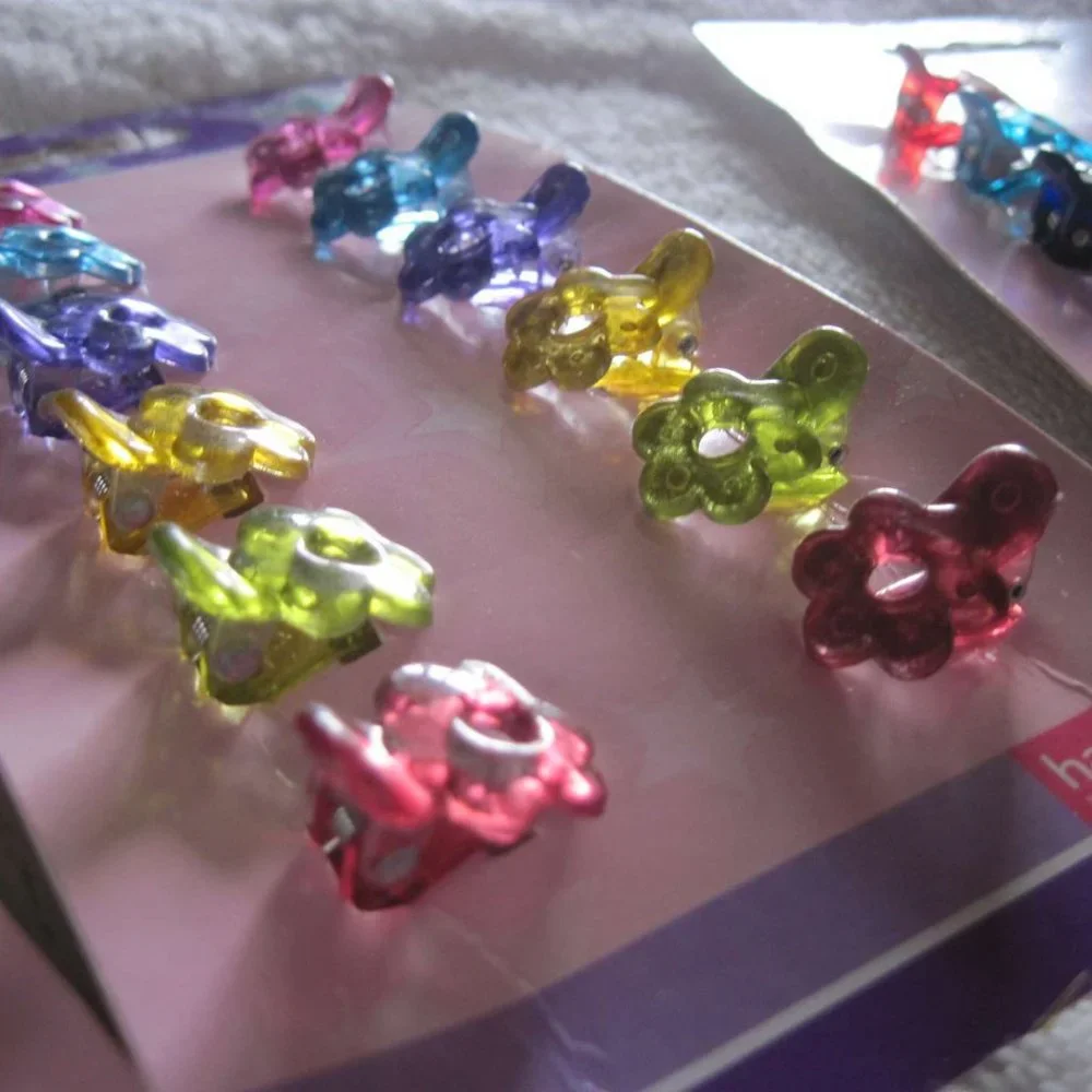 12 Goody Girls Pastel Color Plastic Flower Tiny Sectioning Hair Clips Teeth Grip